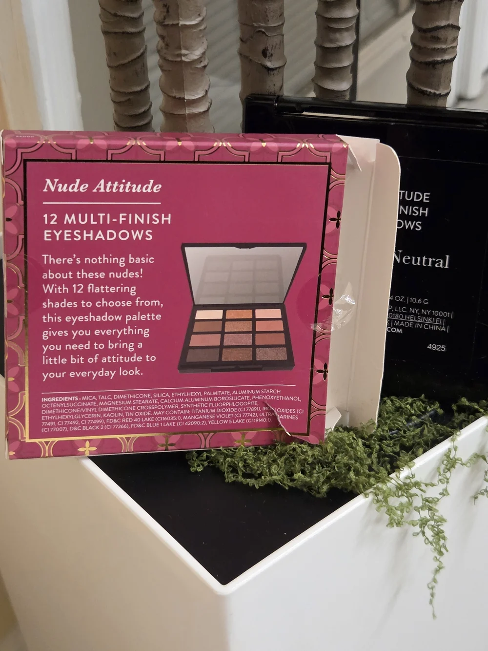 Laura Geller Nude Attitude 12 Multi-Finish Eyeshadow Palette – New